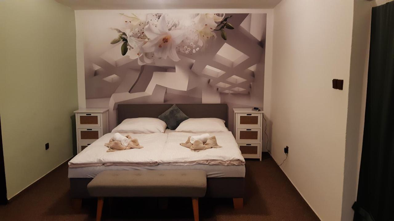 Budha Apartma Jirikov  外观 照片