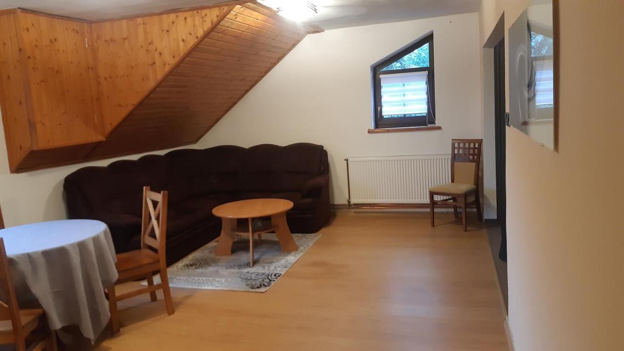 Budha Apartma Jirikov  外观 照片