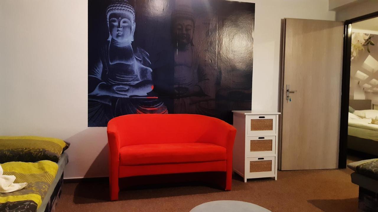 Budha Apartma Jirikov  外观 照片